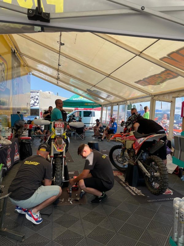 race bike and service package for redbull romaniacs 2025